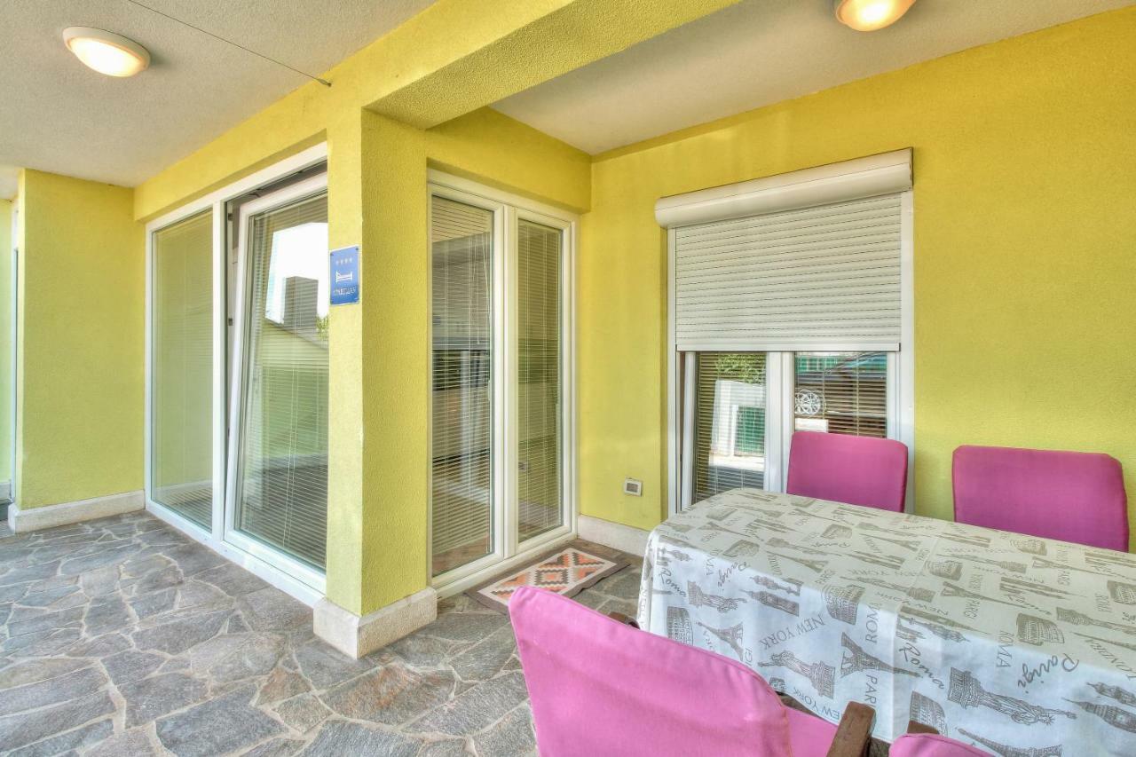 Apartment Katarina Crveni Vrh Exterior foto